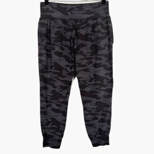 Athleta Salutation Camo Joggers Womens XL High Rise Black Gray Athleisure Pants